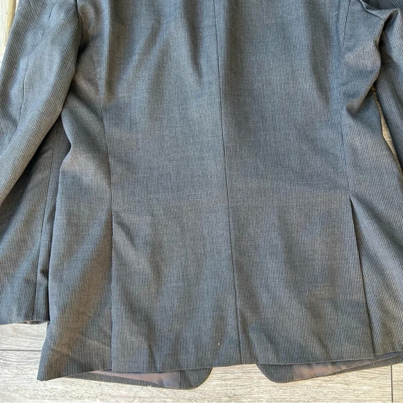 Michael Kors Pure Wool Pinstriped  Blazer in Grey - Picture 14 of 16